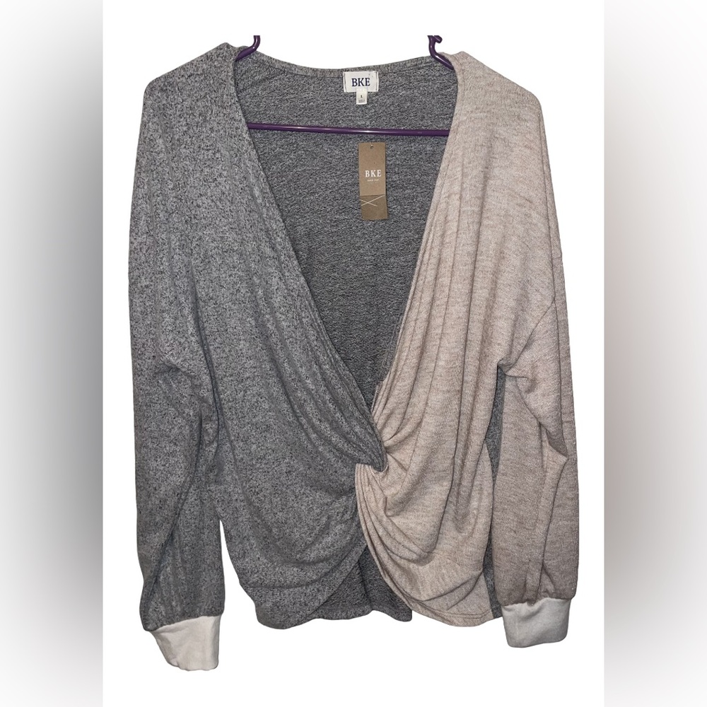 BKE two toned front top